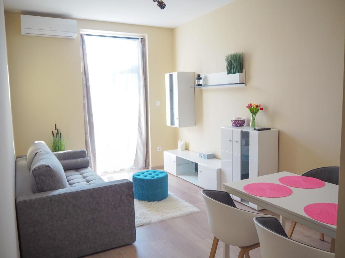Holiday Apartmanhaz هاركاني المظهر الخارجي الصورة
