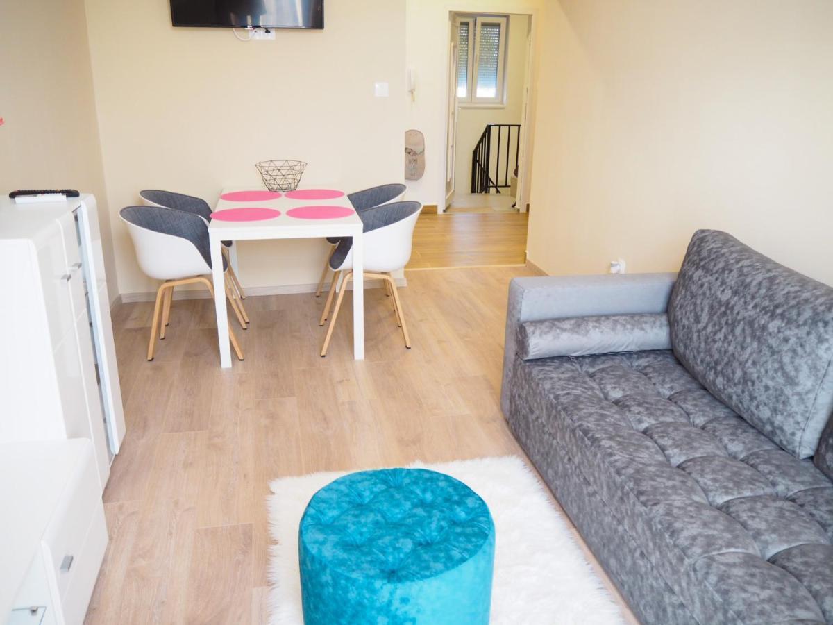 Holiday Apartmanhaz هاركاني المظهر الخارجي الصورة