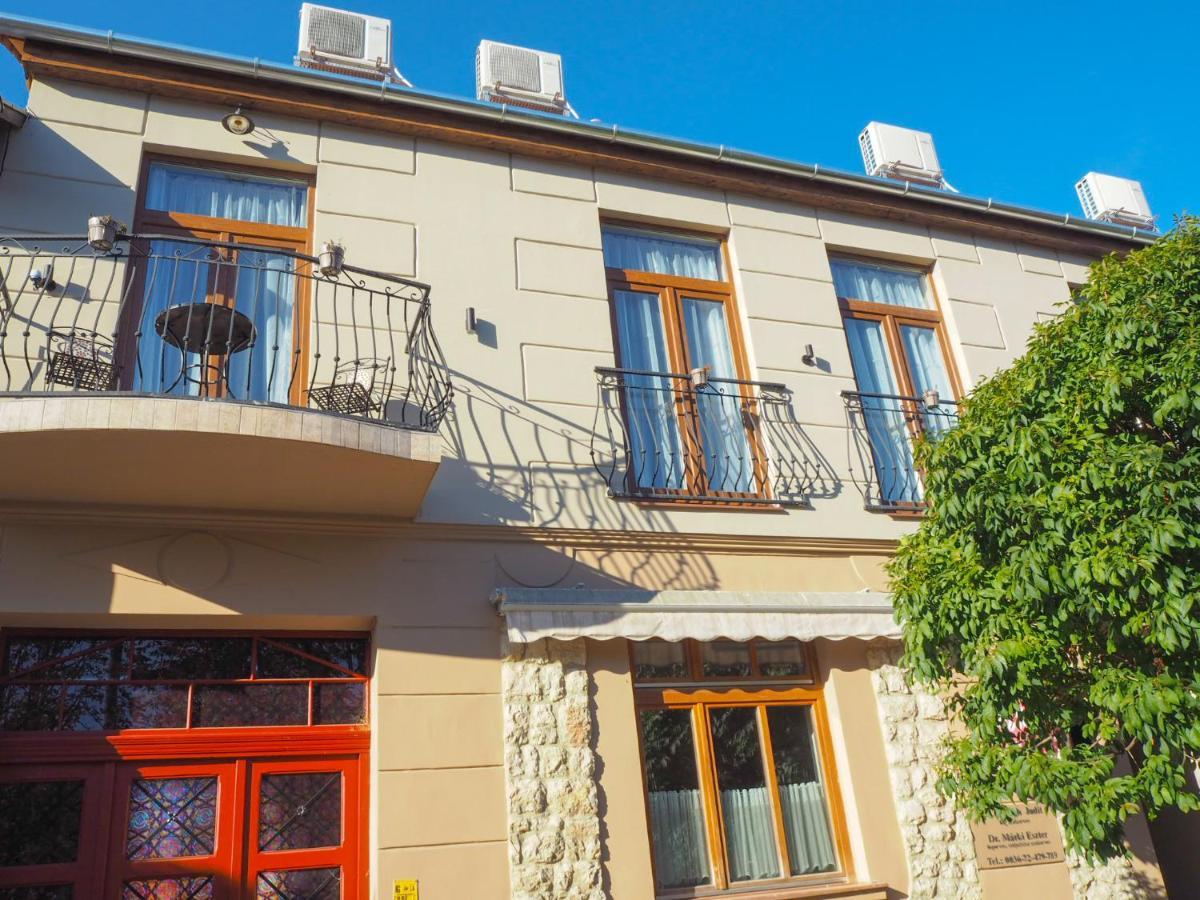 Holiday Apartmanhaz هاركاني المظهر الخارجي الصورة